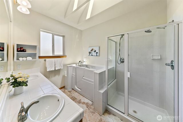 20604 Damson Rd, Lynnwood, WA 98036