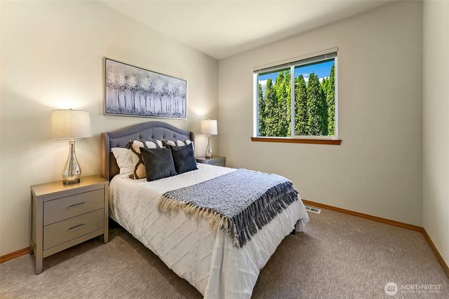 20604 Damson Rd, Lynnwood, WA 98036