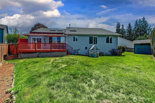 20604 Damson Rd, Lynnwood, WA 98036
