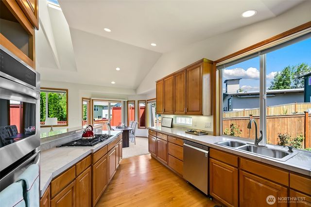 20604 Damson Rd, Lynnwood, WA 98036