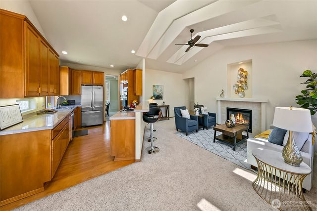 20604 Damson Rd, Lynnwood, WA 98036