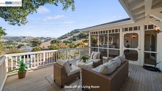 5280 Sheridan Rd, Sunol, CA 94586