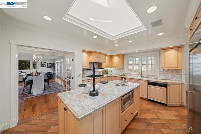 5280 Sheridan Rd, Sunol, CA 94586