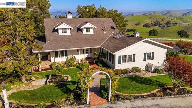 5280 Sheridan Rd, Sunol, CA 94586