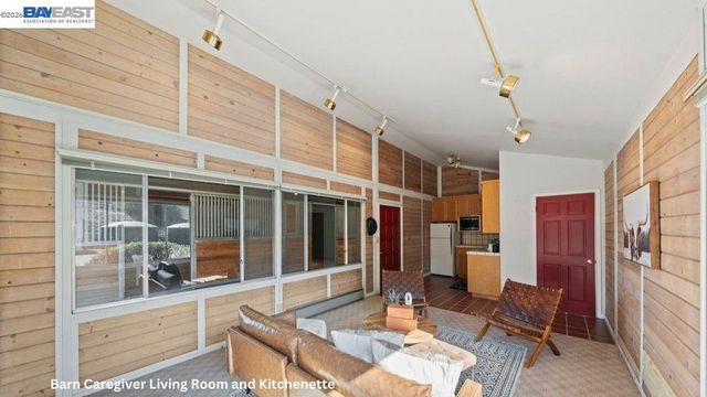 5280 Sheridan Rd, Sunol, CA 94586