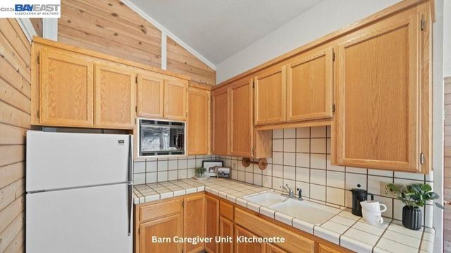 5280 Sheridan Rd, Sunol, CA 94586