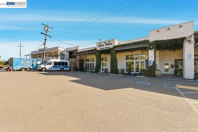 5280 Sheridan Rd, Sunol, CA 94586