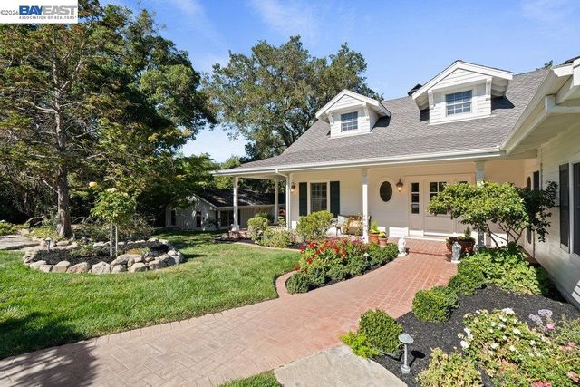 5280 Sheridan Rd, Sunol, CA 94586