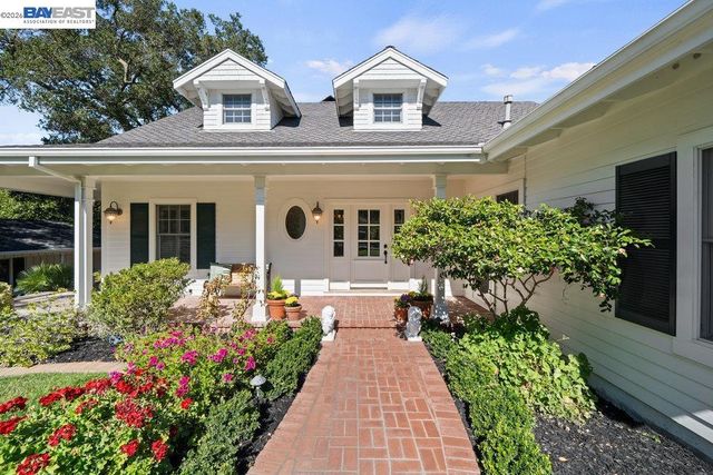 5280 Sheridan Rd, Sunol, CA 94586