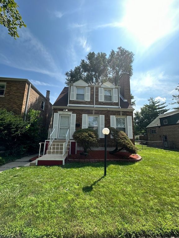 8209 S Prairie Avenue, Chicago, IL 60619