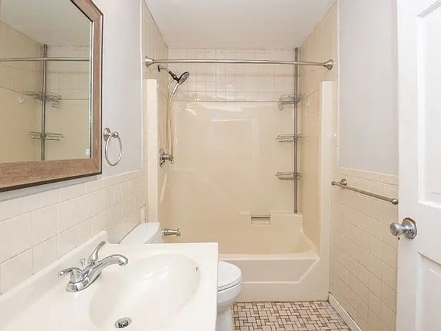 96 Derby Street 1, Salem, MA 01970