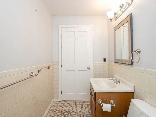 96 Derby Street 1, Salem, MA 01970