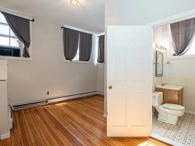 96 Derby Street 1, Salem, MA 01970