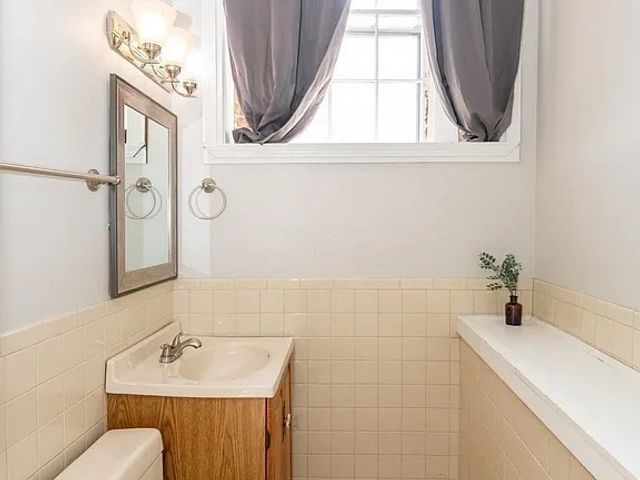 96 Derby Street 1, Salem, MA 01970
