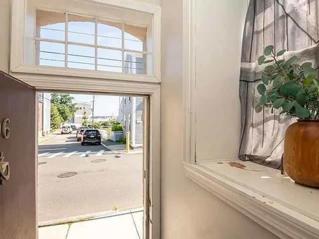 96 Derby Street 1, Salem, MA 01970