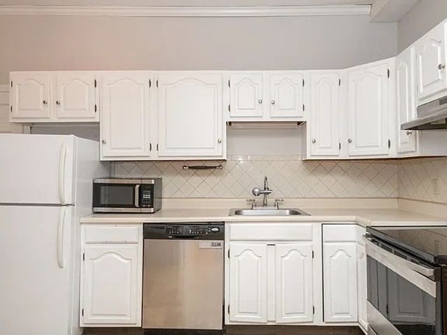 96 Derby Street 1, Salem, MA 01970
