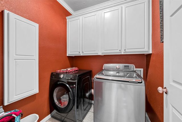 209 Keswick Drive, Hewitt, TX 76643
