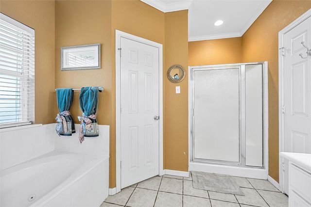 209 Keswick Drive, Hewitt, TX 76643