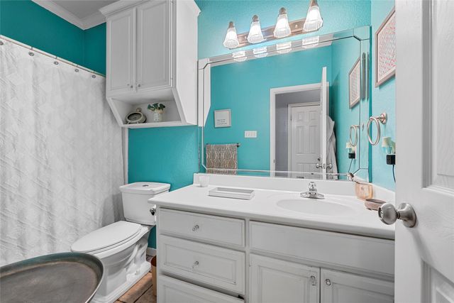 209 Keswick Drive, Hewitt, TX 76643