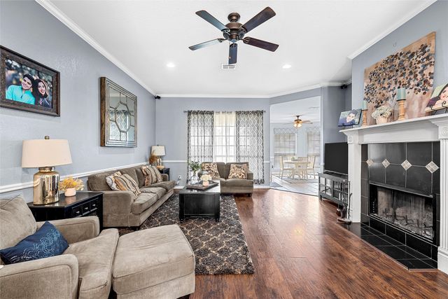 209 Keswick Drive, Hewitt, TX 76643