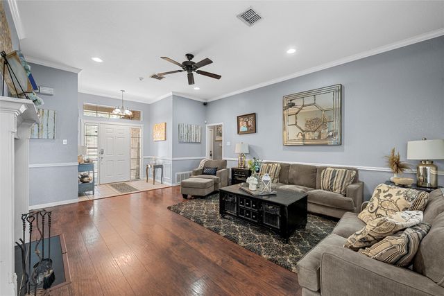 209 Keswick Drive, Hewitt, TX 76643