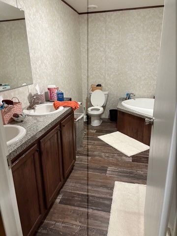 7900 81 SOUTH Highway, Starr, SC 29684