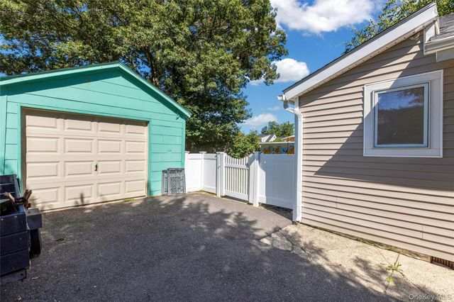 3 School Street, Lake Ronkonkoma, NY 11779