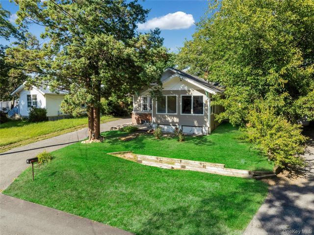 3 School Street, Lake Ronkonkoma, NY 11779