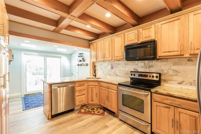 3 School Street, Lake Ronkonkoma, NY 11779