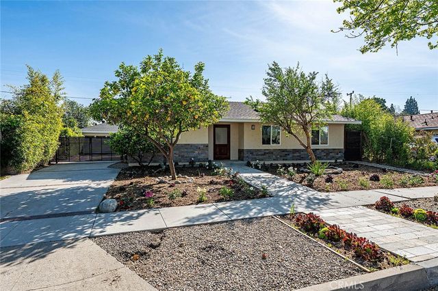 6152 E Rosebay Street, Long Beach, CA 90808