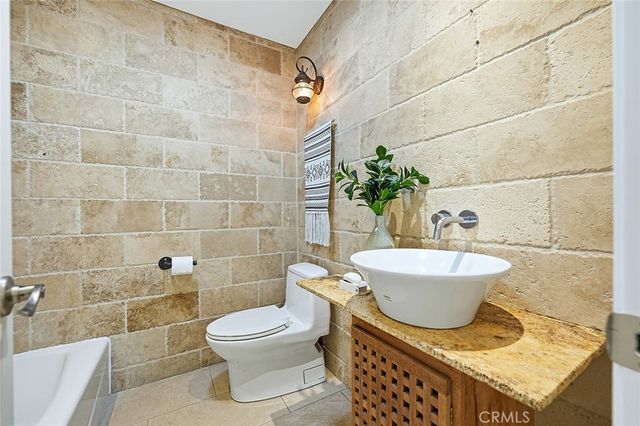 6152 E Rosebay Street, Long Beach, CA 90808