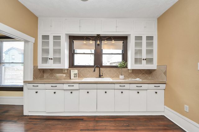 1211 Bingham Street, Houston, TX 77007