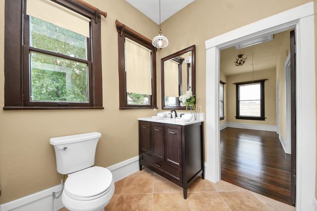 1211 Bingham Street, Houston, TX 77007