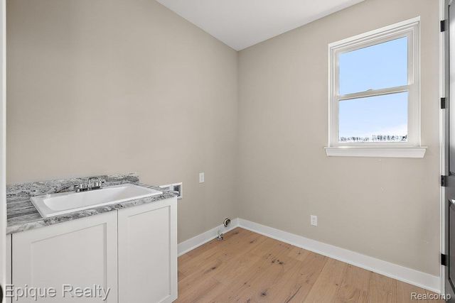 50605 Mistwood Drive, Macomb Township, MI 48042