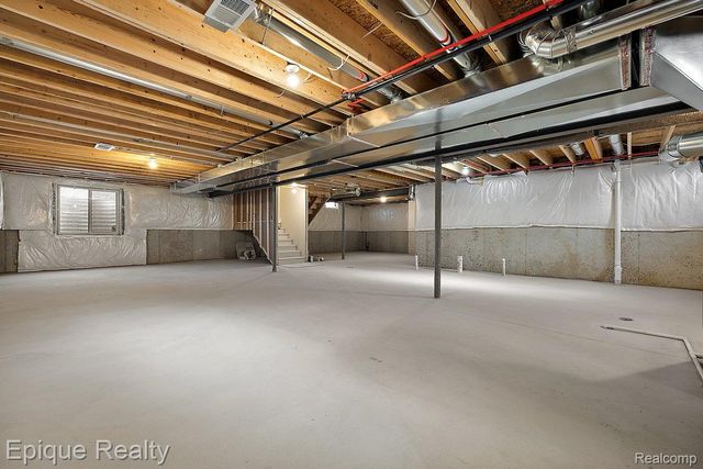 50605 Mistwood Drive, Macomb Township, MI 48042