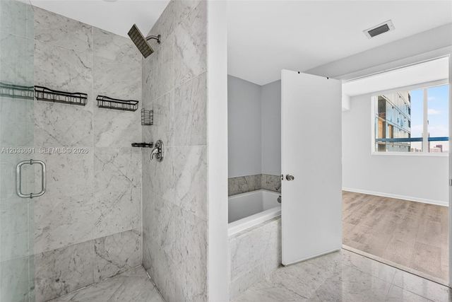244 Biscayne Boulevard 3702, Miami, FL 33132