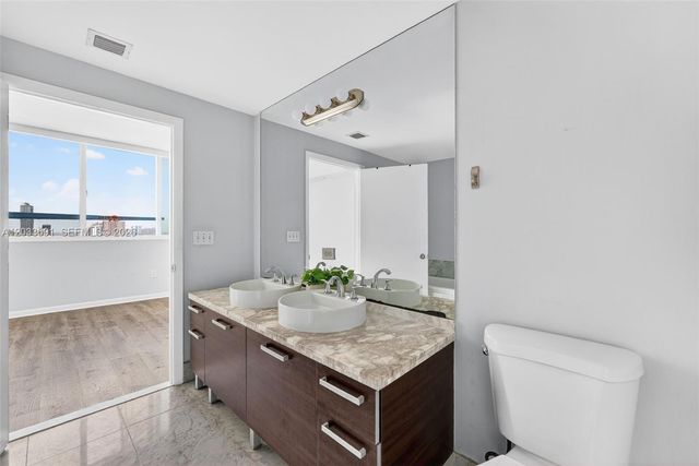 244 Biscayne Boulevard 3702, Miami, FL 33132