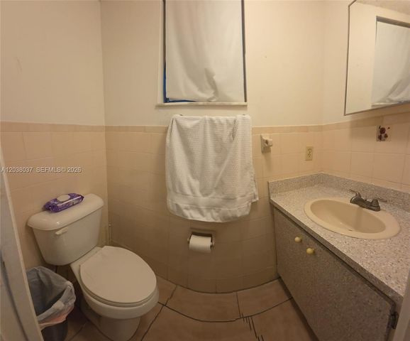 2560 W 60th St 104, Hialeah, FL 33016