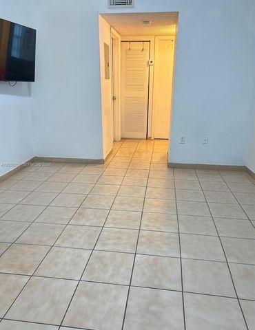 2560 W 60th St 104, Hialeah, FL 33016