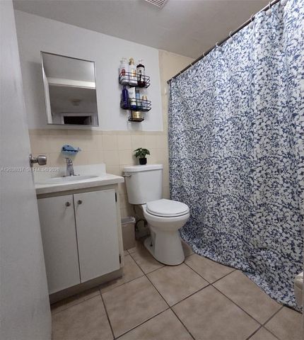 2560 W 60th St 104, Hialeah, FL 33016