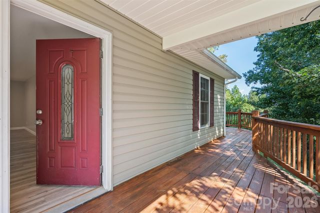 111 Natures Trail, Clyde, NC 28721