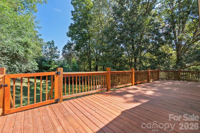 111 Natures Trail, Clyde, NC 28721