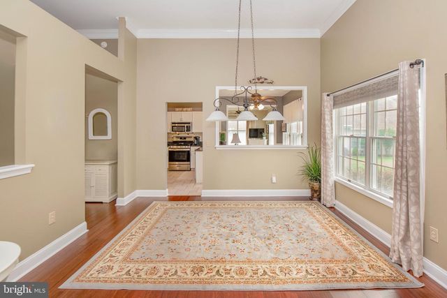 60 E COTTAGE LN E, Columbus, NJ 08022