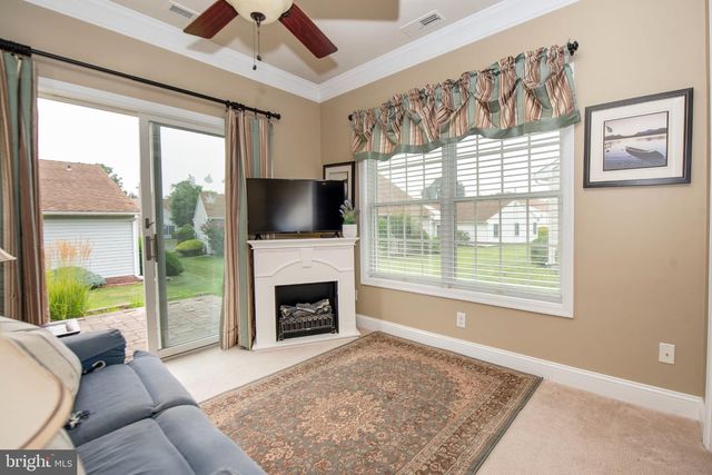 60 E COTTAGE LN E, Columbus, NJ 08022