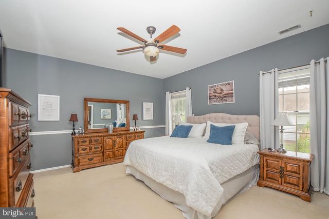 60 E COTTAGE LN E, Columbus, NJ 08022