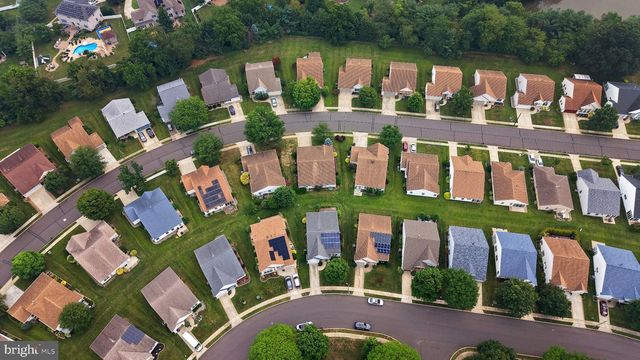 60 E COTTAGE LN E, Columbus, NJ 08022