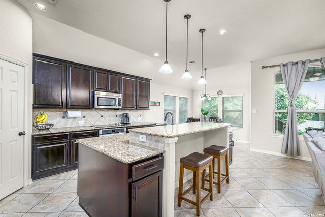 824 Water Oak, Schertz, TX 78154