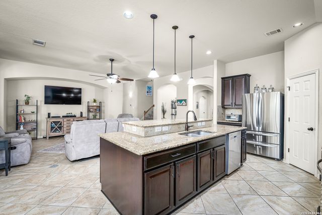 824 Water Oak, Schertz, TX 78154