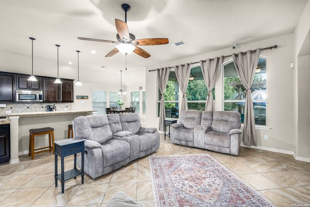 824 Water Oak, Schertz, TX 78154