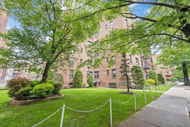 15 Oliver St Apt 3C, New York City, NY 11209